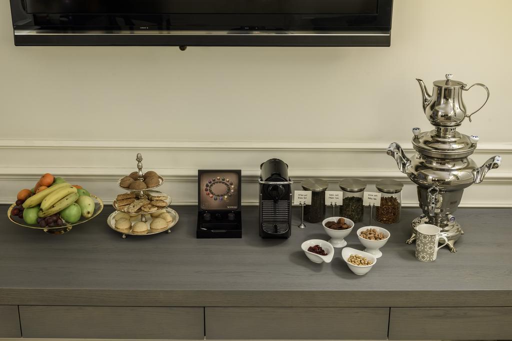 Stay Lab Taksim 15 Suites Istanboel Buitenkant foto
