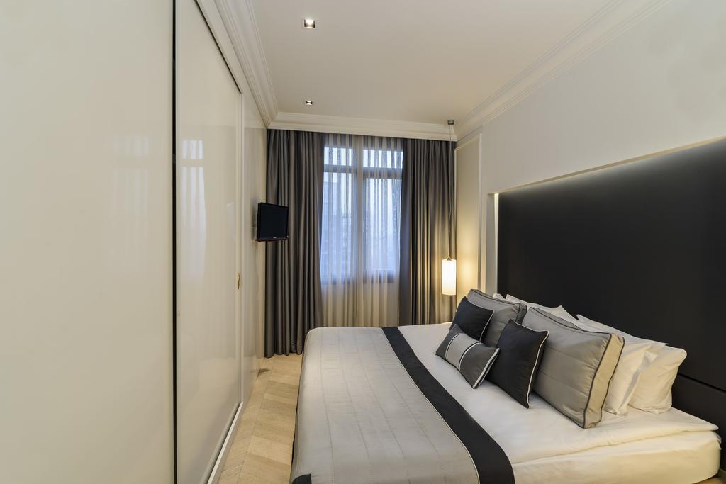 Stay Lab Taksim 15 Suites Istanboel Buitenkant foto